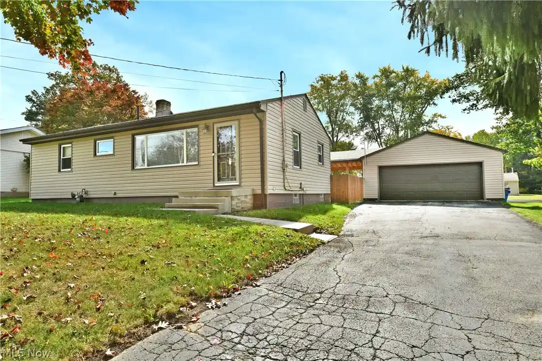 Photo 1 of Single family home for sale at 8294 Englewood St Ne, Warren, OH 44484 | MLS# 5252802 | Listing updated on 2026-10-16