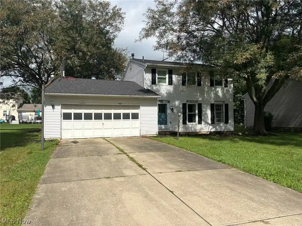Photo 1 of Single family home for sale at 7950 Woodrush Dr Nw, North Canton, OH 44720 | MLS# 5253135 | Listing updated on 2026-10-14