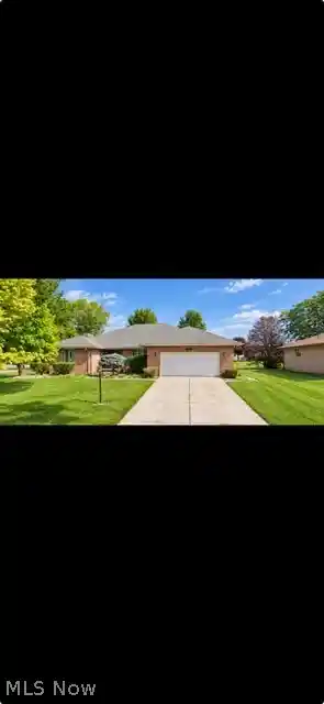 Single family home for sale at 1320 Oakridge Dr, Bucyrus, OH 44820 | MLS# 5251634
