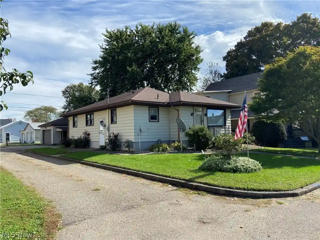 Photo 1 of Single family home for sale at 507 Wood Ave, Newcomerstown, OH 43832 | MLS# 5246323 | Listing updated on 2026-10-14