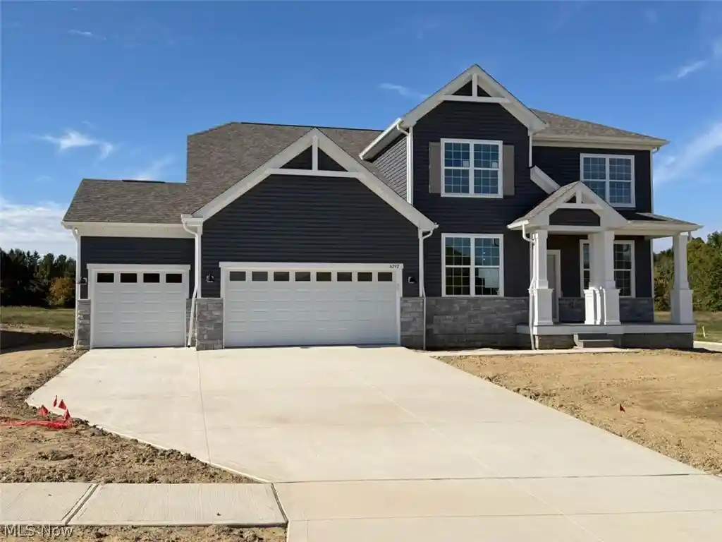 Photo 1 of Single family home for sale at 6292 Cooper Hawk Dr, Medina, OH 44256 | MLS# 5253216 | Listing updated on 2026-10-14