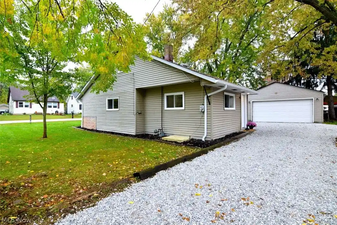 Photo 1 of Sale Pending at 1001 Orchard Ave, Aurora, OH 44202 | MLS# 5244649 | Listing updated on 2026-10-22