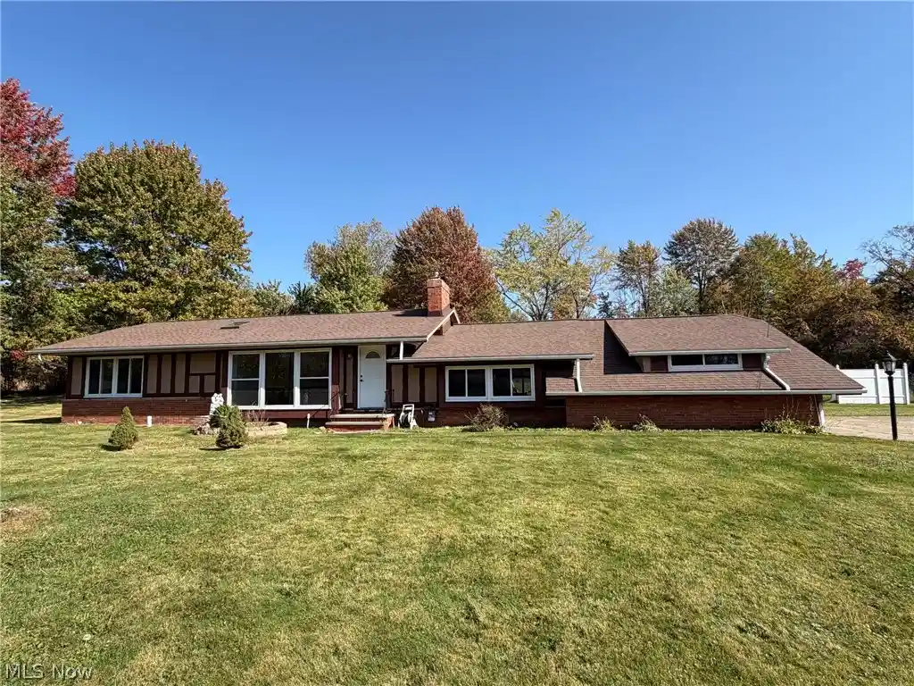 Single family home for sale at 12803 Lynn Dr, Chesterland, OH 44026 | MLS# 5252966