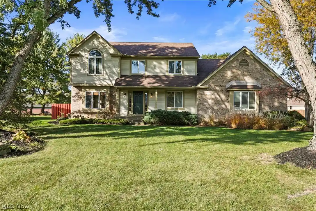 Photo 1 of Single family home for sale at 7902 Kerrybrooke Trl, Youngstown, OH 44514 | MLS# 5246634 | Listing updated on 2026-10-22