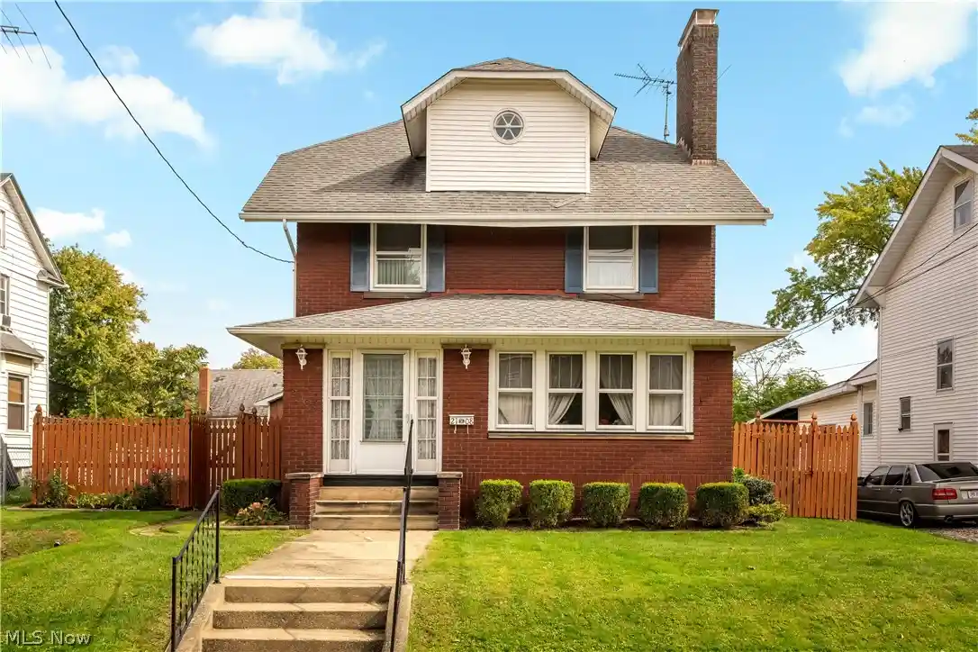 Single family home for sale at 2108 S Arch Ave, Alliance, OH 44601 | MLS# 5252732
