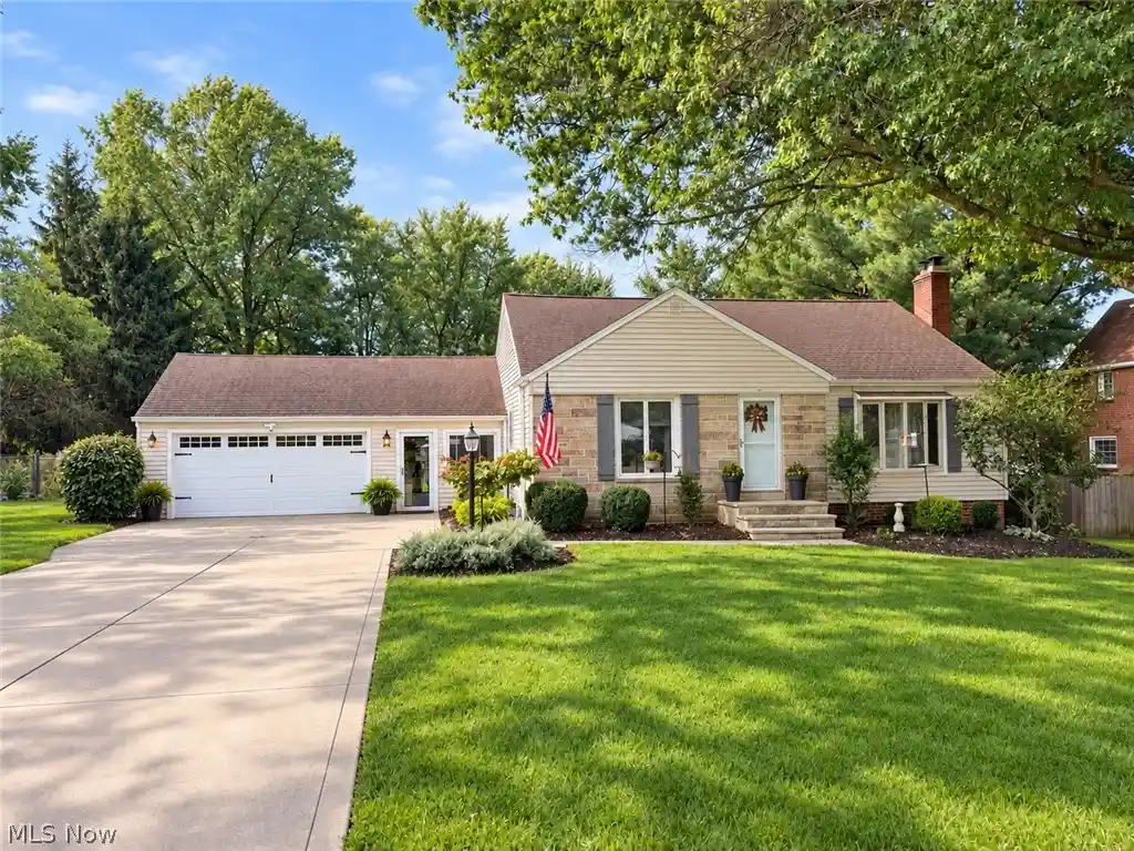 Photo 1 of Sale Pending at 278 Ridgeview Dr, Independence, OH 44131 | MLS# 5251209 | Listing updated on 2026-10-17