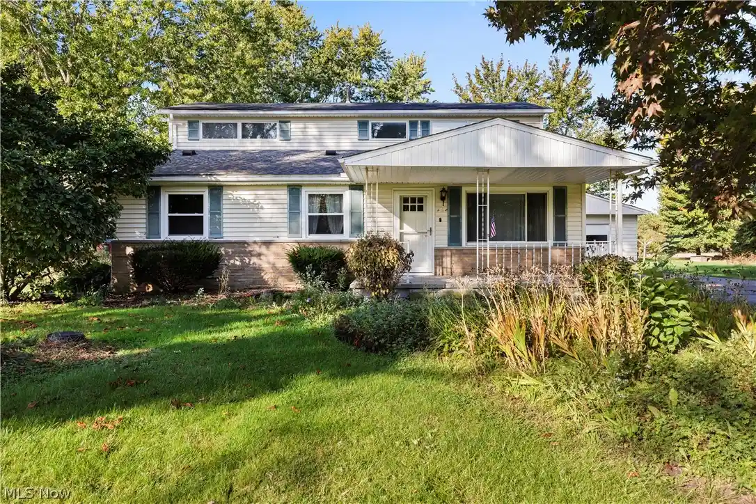 Single family home for sale at 464 Annis Rd, South Amherst, OH 44001 | MLS# 5252389