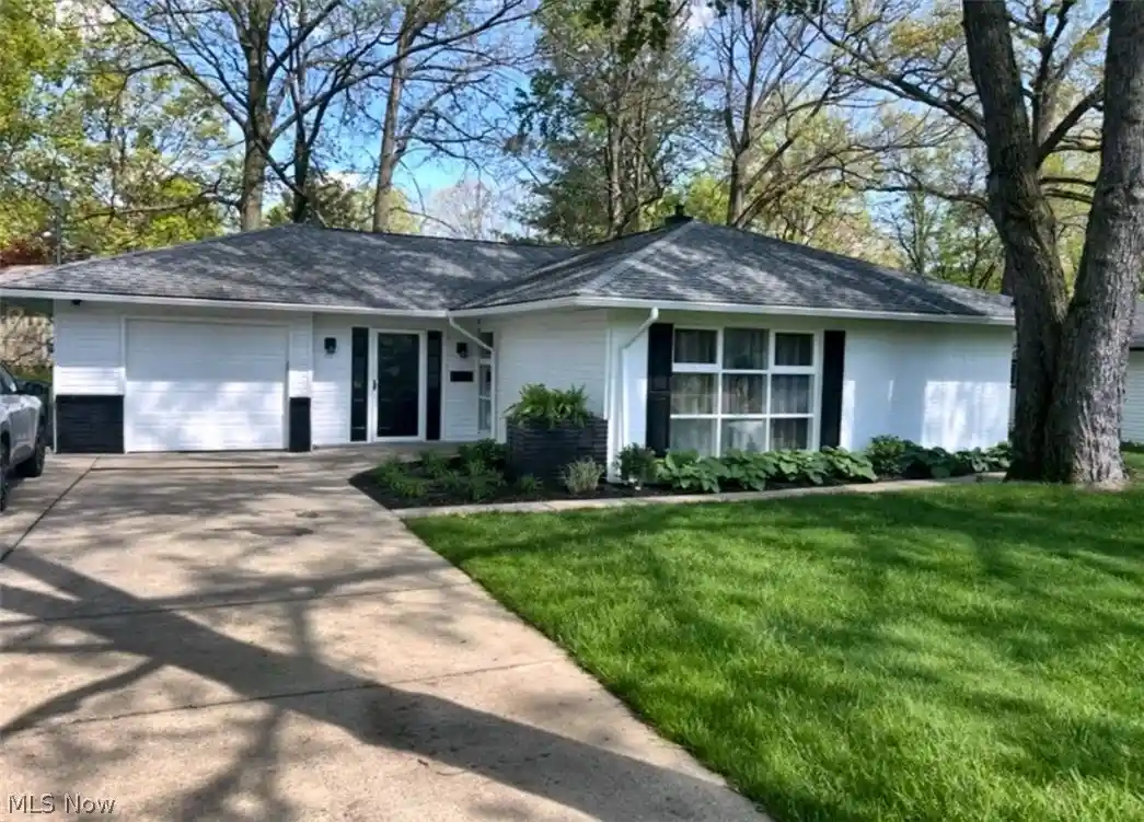 Single family home for sale at 4135 Arden Blvd, Youngstown, OH 44511 | MLS# 5253083