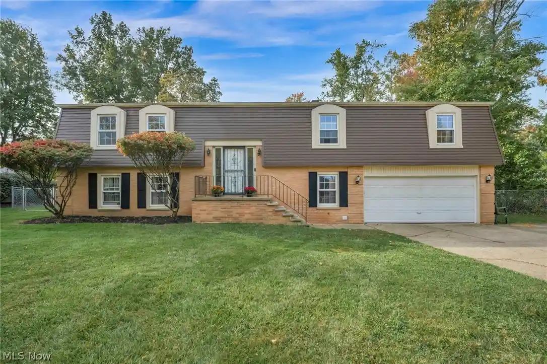 Photo 1 of Sale Pending at 9064 Idlewood Dr, Mentor, OH 44060 | MLS# 5252101 | Listing updated on 2026-10-18