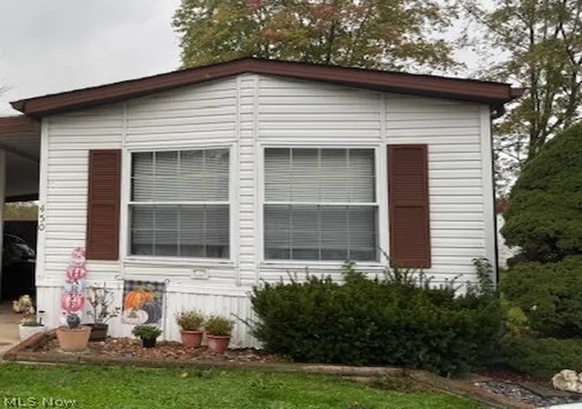 Single family home for sale at 450 Whispering Pines Dr NW, Warren, OH 44481 | MLS# 5253385