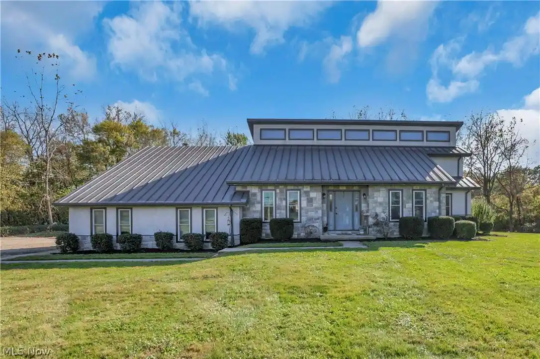 Photo 1 of Single family home for sale at 10877 Mill St Ave Sw, Pataskala, OH 43062 | MLS# 5253406 | Listing updated on 2026-10-22