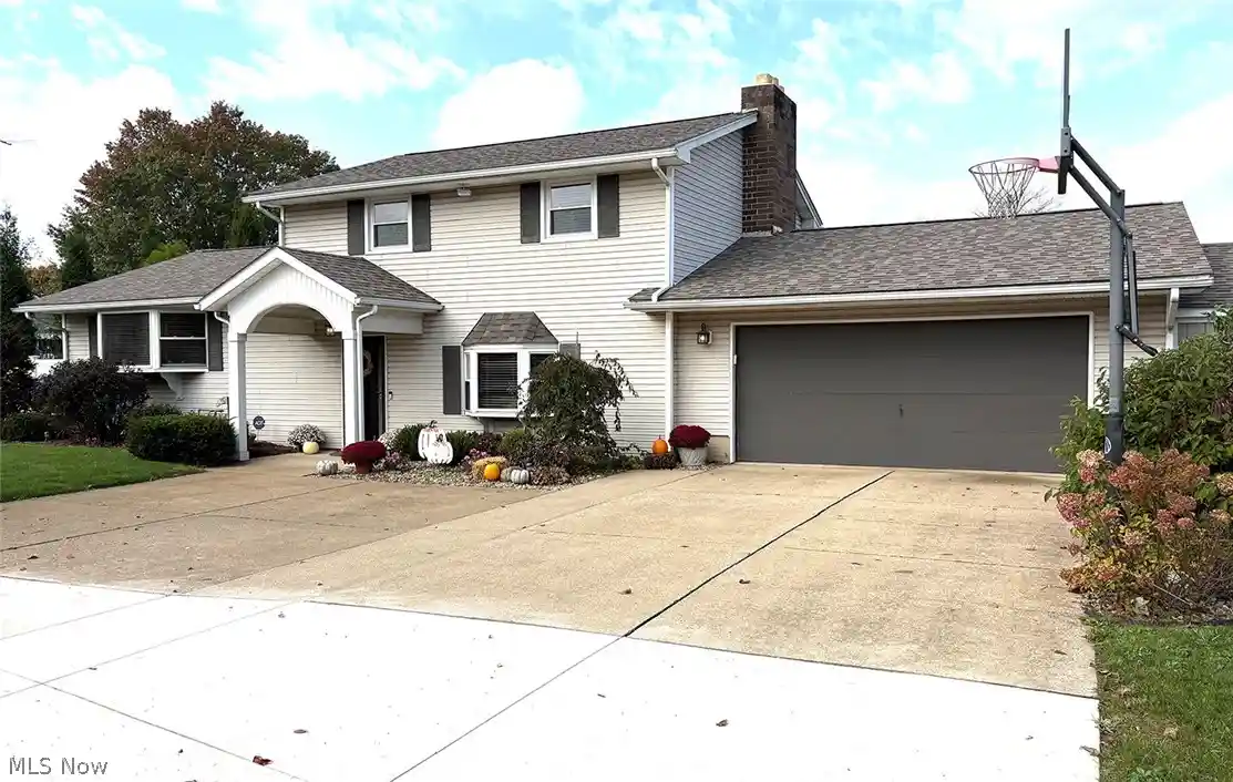 Photo 1 of Sale Pending at 814 Mcdaniel Ave, Minerva, OH 44657 | MLS# 5253521 | Listing updated on 2026-10-19