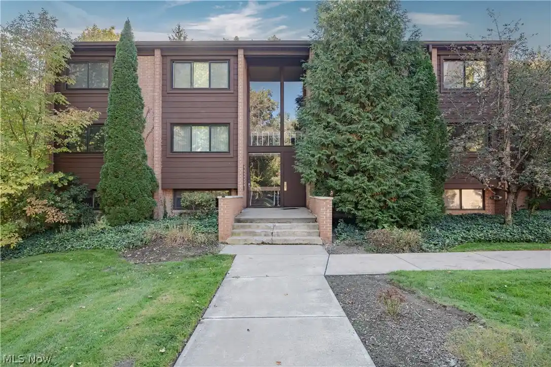 Photo 1 of Condo for sale at 925 Cyn View Rd #202, Northfield, OH 44067 | MLS# 5252742 | Listing updated on 2026-10-16
