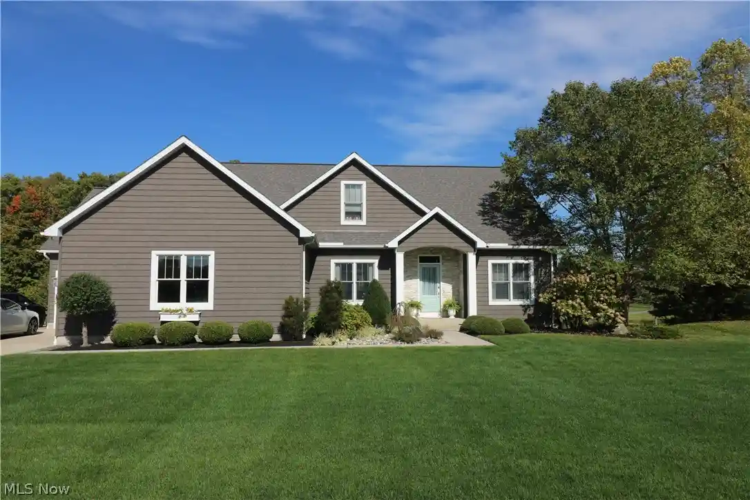 Photo 1 of Single family home for sale at 6 Lake View Ct, Norwalk, OH 44857 | MLS# 5250026 | Listing updated on 2026-10-21