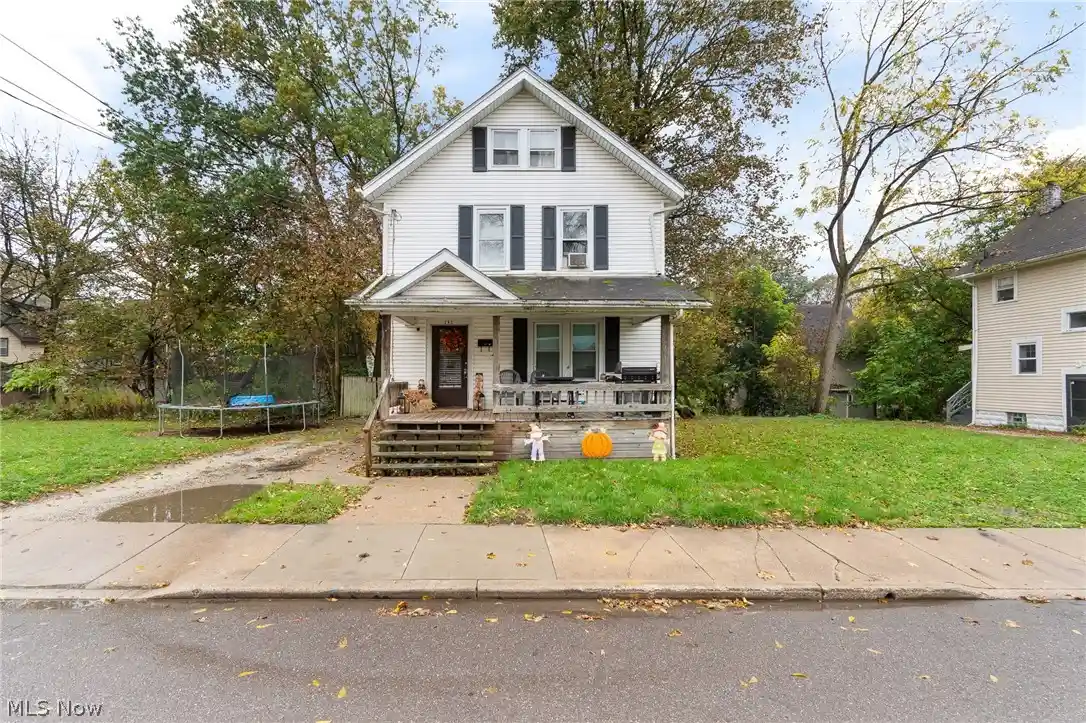 Single family home for sale at 262 Gordon Dr, Akron, OH 44302 | MLS# 5251963