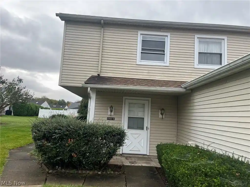 Condo for sale at 2992 Ivy Hl Cir #B, Cortland, OH 44410 | MLS# 5253676