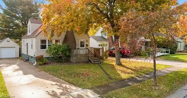 Photo 1 of Single family home for sale at 222 Stevens St, Ravenna, OH 44266 | MLS# 5253600 | Listing updated on 2026-10-24
