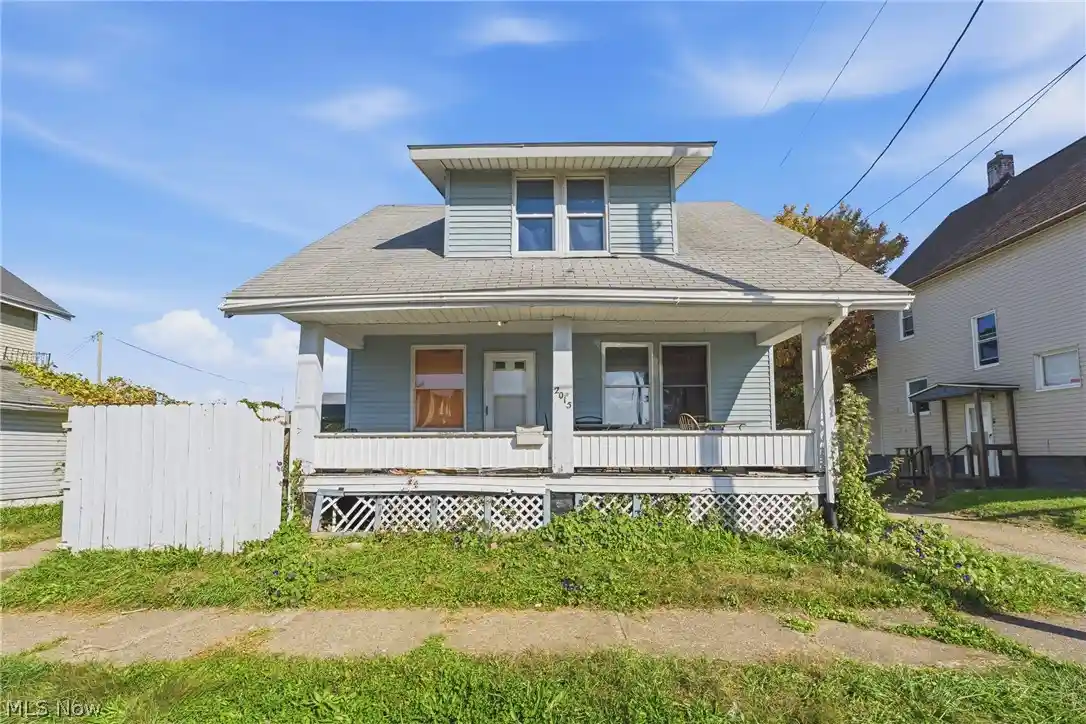 Single family home for sale at 2015 10th Street SW, Canton, OH 44706 | MLS# 5253551