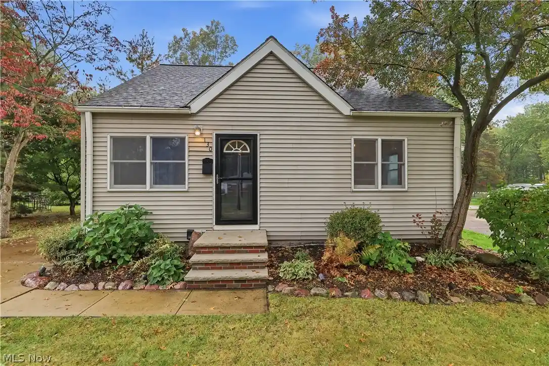 Photo 1 of Sale Pending at 130 Forest Hl Dr, Avon Lake, OH 44012 | MLS# 5253106 | Listing updated on 2026-10-28