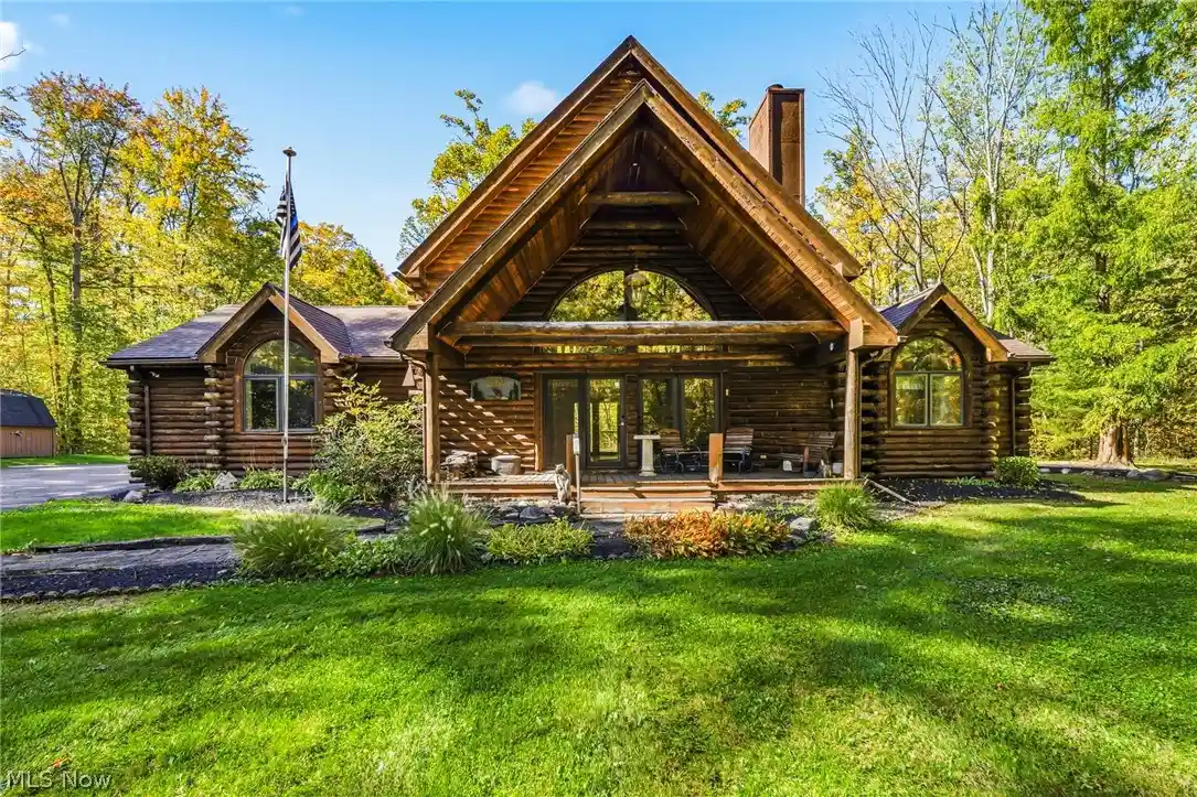 Photo 1 of Sale Pending at 8520 Woodhill Dr, Chardon, OH 44024 | MLS# 5253738 | Listing updated on 2026-10-17