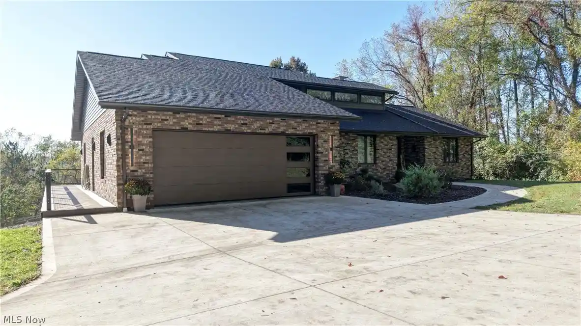 Photo 1 of Single family home for sale at 586 Hilan Ave Sw, New Philadelphia, OH 44663 | MLS# 5253442 | Listing updated on 2026-10-16