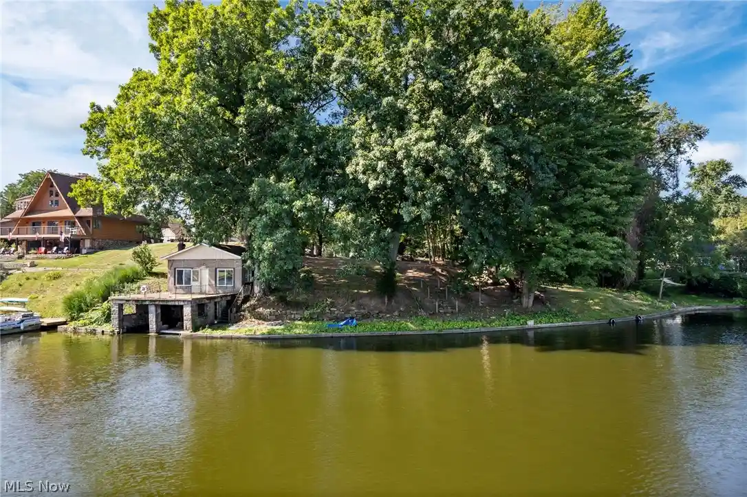 Photo 1 of Single family home for sale at 4007 Melton Ave, New Franklin, OH 44319 | MLS# 5252878 | Listing updated on 2026-10-21