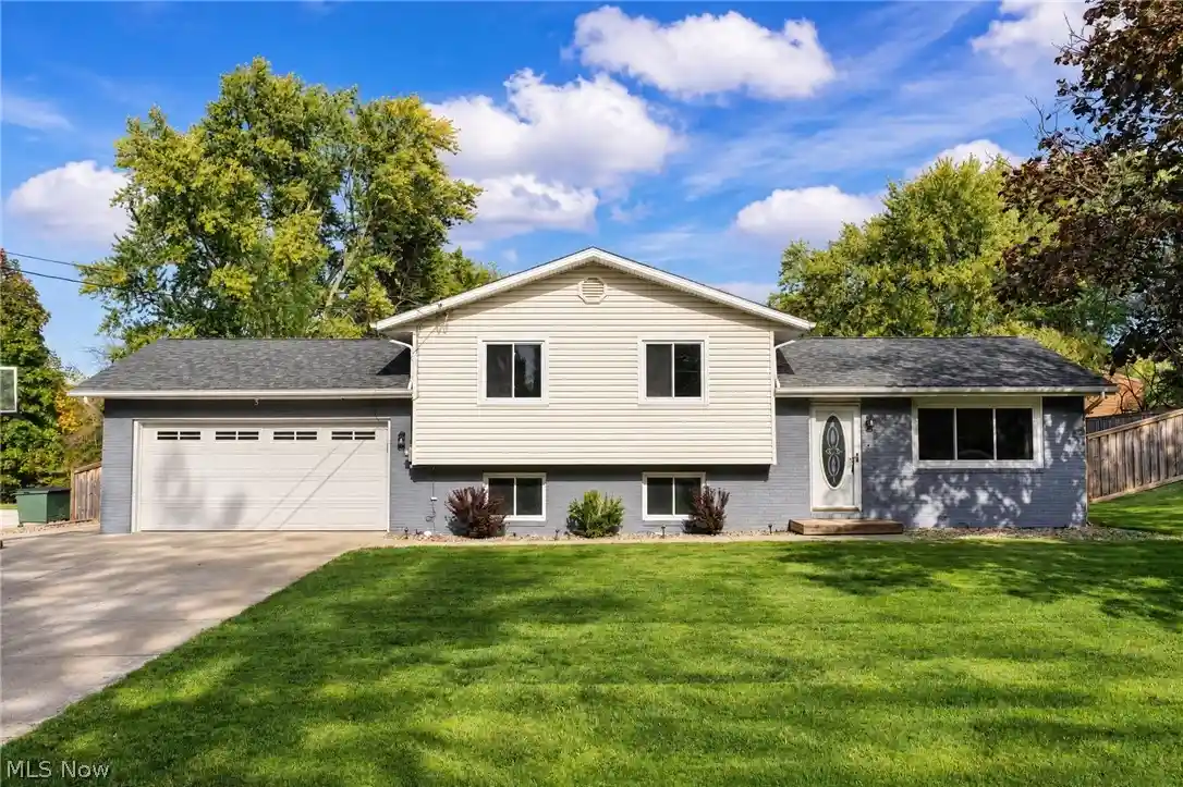 Photo 1 of Single family home for sale at 427 Brian Dr, Tallmadge, OH 44278 | MLS# 5252708 | Listing updated on 2026-10-20