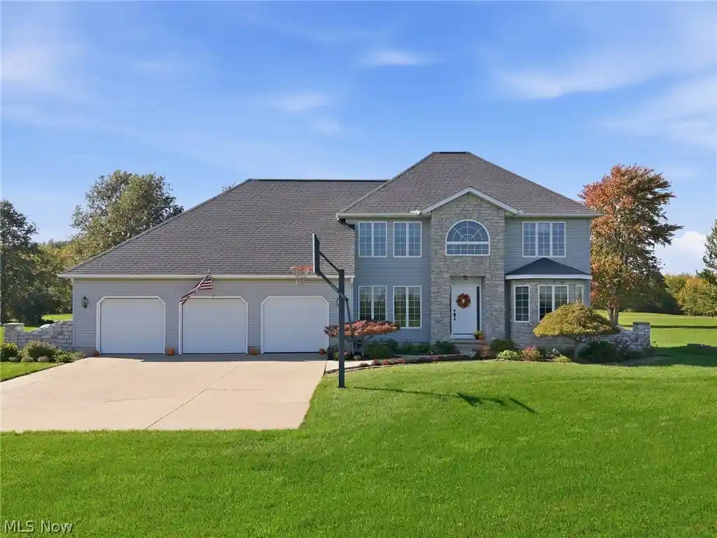Photo 1 of Single family home for sale at 8720 Bechtel Rd, Elyria, OH 44035 | MLS# 5239562 | Listing updated on 2026-10-16