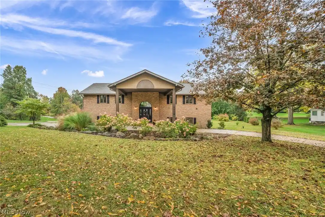 Photo 1 of Single family home for sale at 1118 Lake Martin Dr, Kent, OH 44240 | MLS# 5231014 | Listing updated on 2026-10-29