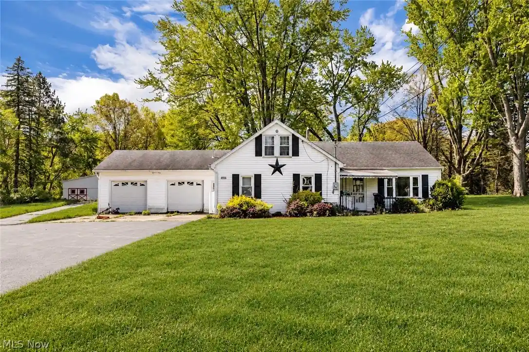 Single family home for sale at 4556 Warren Sharon Rd, Vienna, OH 44473 | MLS# 5245849