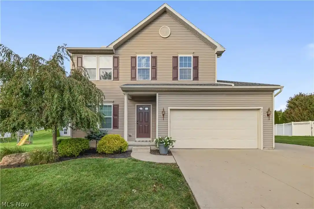 Photo 1 of Single family home for sale at 571 Eastglen Cir, Tallmadge, OH 44278 | MLS# 5253601 | Listing updated on 2026-10-19