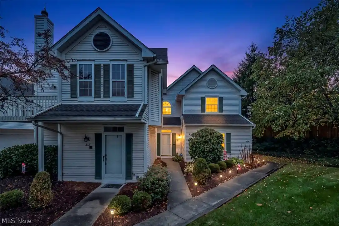 Condo for sale at 264 Vista Cir, North Olmsted, OH 44070 | MLS# 5252936