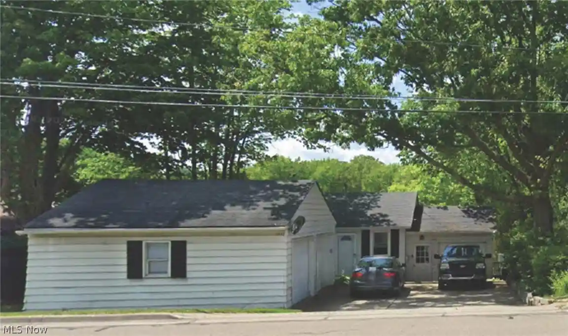 Photo 1 of Single family home for sale at 3932 S Main St, Green, OH 44319 | MLS# 5253811 | Listing updated on 2026-10-16