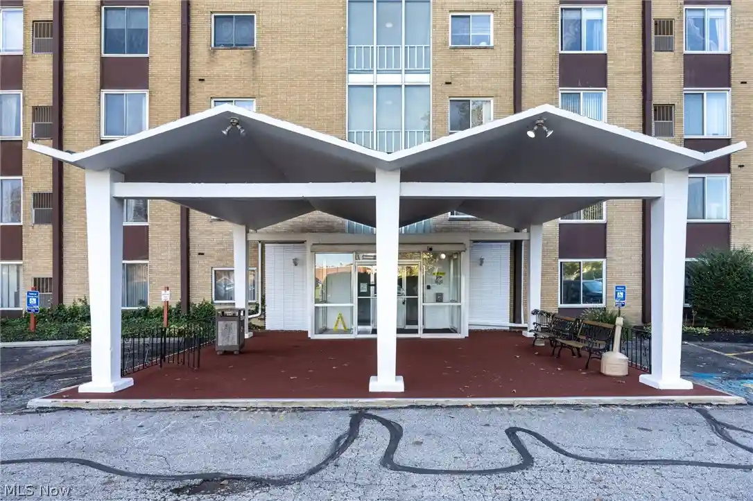Condo for sale at 25735 Lorain Rd #426, North Olmsted, OH 44070 | MLS# 5252791