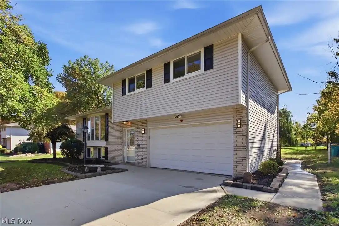 Photo 1 of Sale Pending at 7654 Ohio St, Mentor, OH 44060 | MLS# 5253157 | Listing updated on 2026-10-24