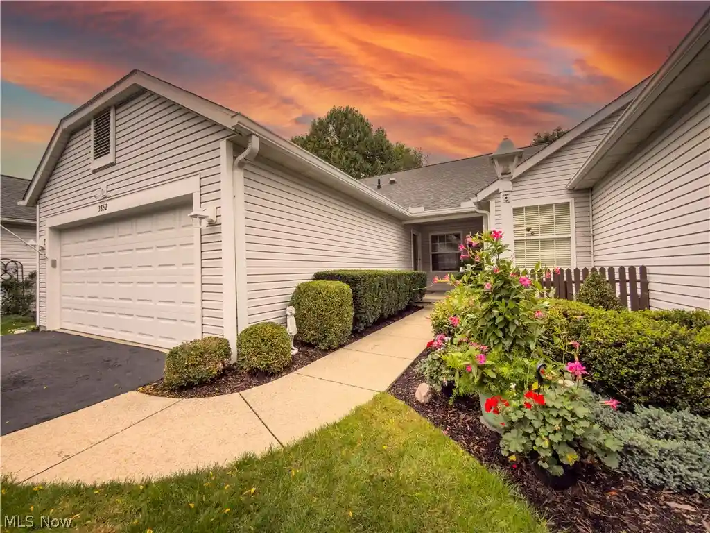 Photo 1 of Sale Pending at 3852 Woodbury Oval #89, Stow, OH 44224 | MLS# 5248416 | Listing updated on 2026-10-20