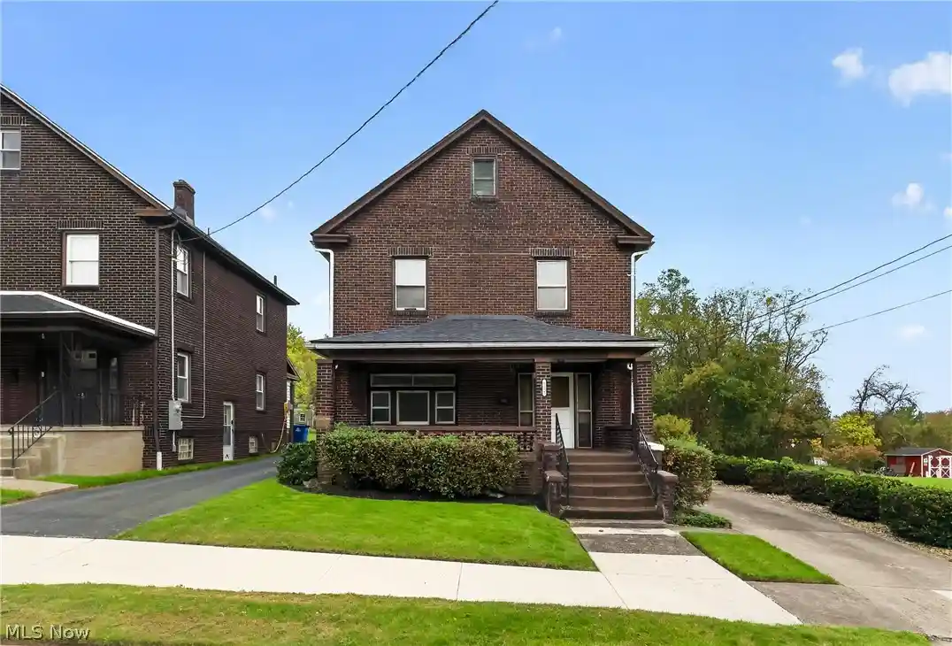 Single family home for sale at 131 Madison St, Campbell, OH 44405 | MLS# 5253818