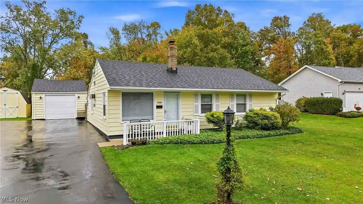 Photo 1 of Sale Pending at 7539 Glenwood Ave, Youngstown, OH 44512 | MLS# 5253382 | Listing updated on 2026-10-23