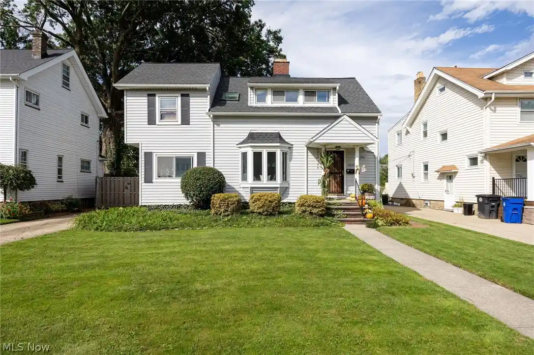 Photo 1 of Single family home for sale at 17200 Elsienna Ave, Cleveland, OH 44135 | MLS# 5253594 | Listing updated on 2026-10-26