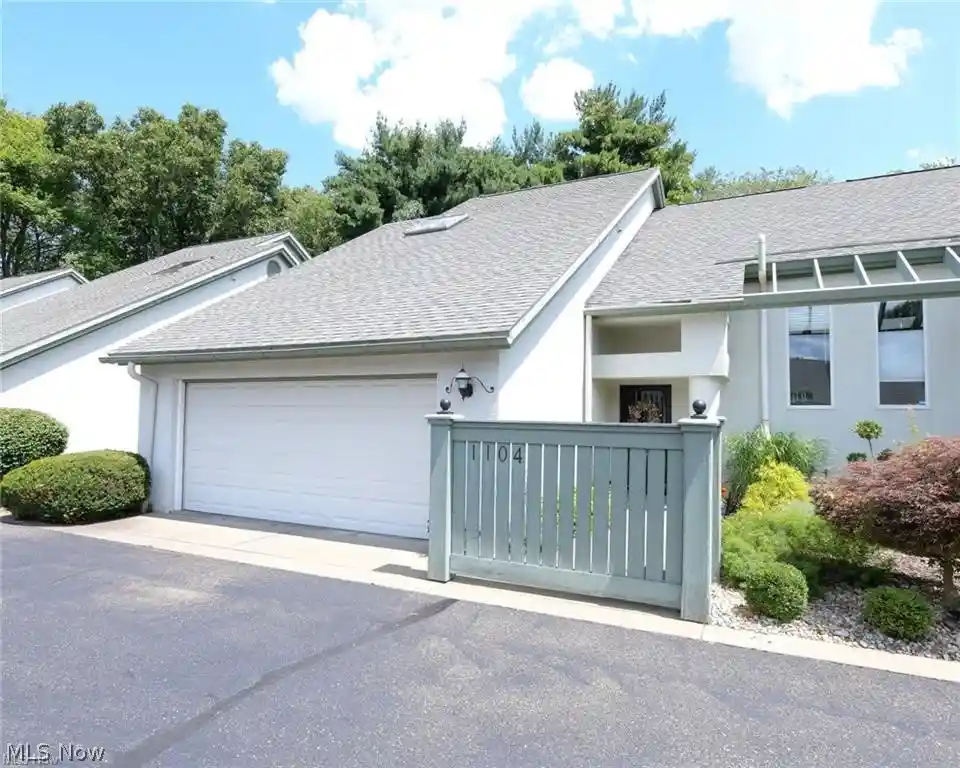 Photo 1 of Condo for sale at 1104 Courtyard Sq, Zanesville, OH 43701 | MLS# 5253483 | Listing updated on 2026-10-30