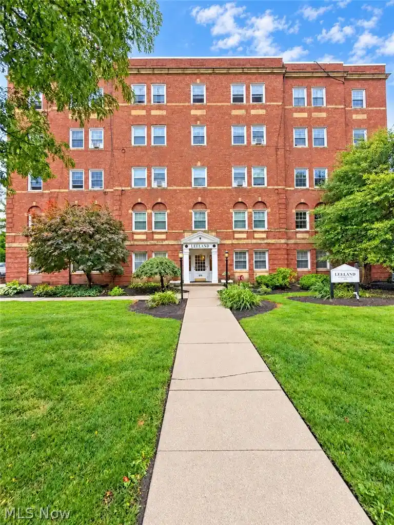Listing Photo 1 - Condo for sale in 15820 Van Aken Blvd located at 15820 Van Aken Blvd, Shaker Heights, OH 44120 - Unit #504