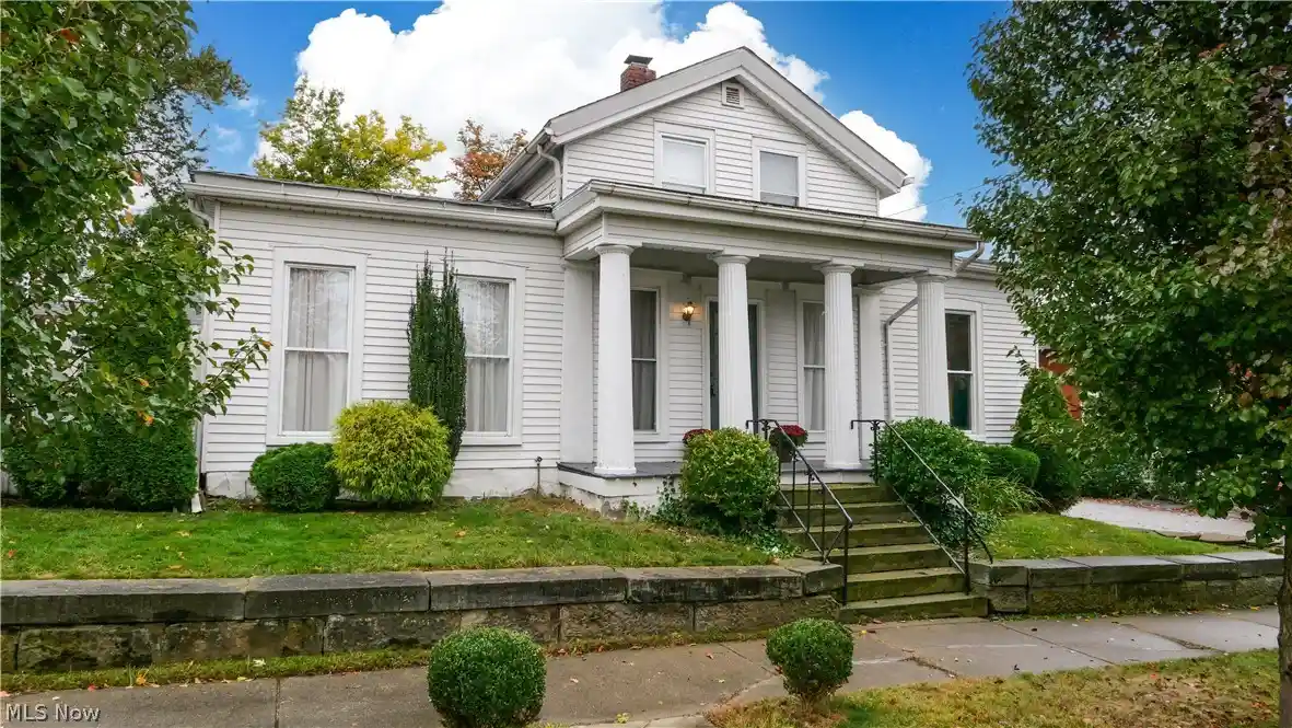 Photo 1 of Single family home for sale at 131 N Walnut St, Ravenna, OH 44266 | MLS# 5254090 | Listing updated on 2026-10-17