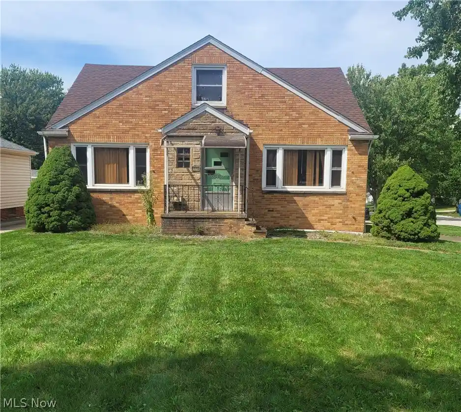 Photo 1 of Single family home for sale at 6048 Pearl Rd, Cleveland, OH 44130 | MLS# 5254100 | Listing updated on 2026-10-18