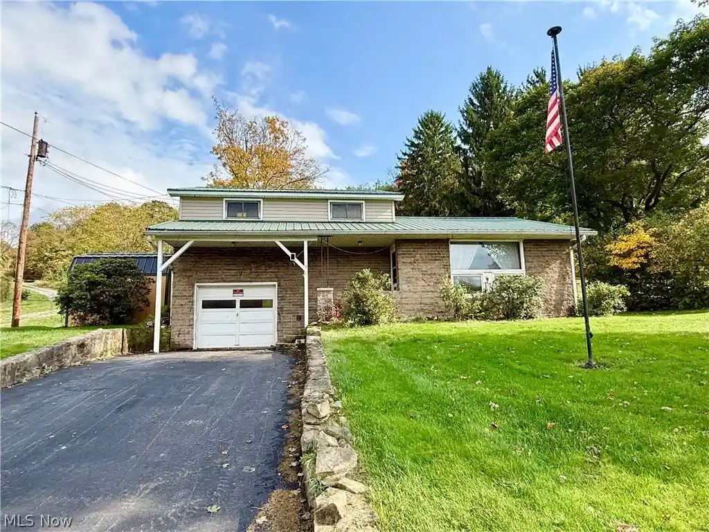 Photo 1 of Single family home for sale at 634 Johnsonville Rd, Chester, WV 26034 | MLS# 5254109 | Listing updated on 2026-10-21