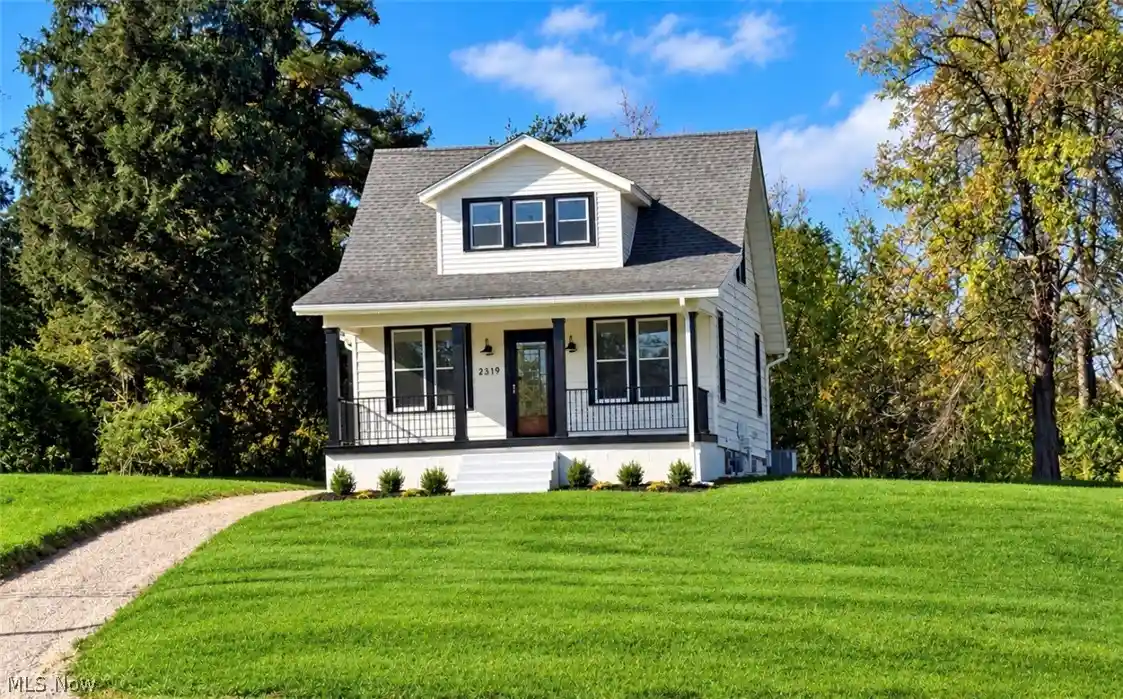 Photo 1 of Single family home for sale at 2619 Maysville Pike, Zanesville, OH 43701 | MLS# 5254037 | Listing updated on 2026-10-22