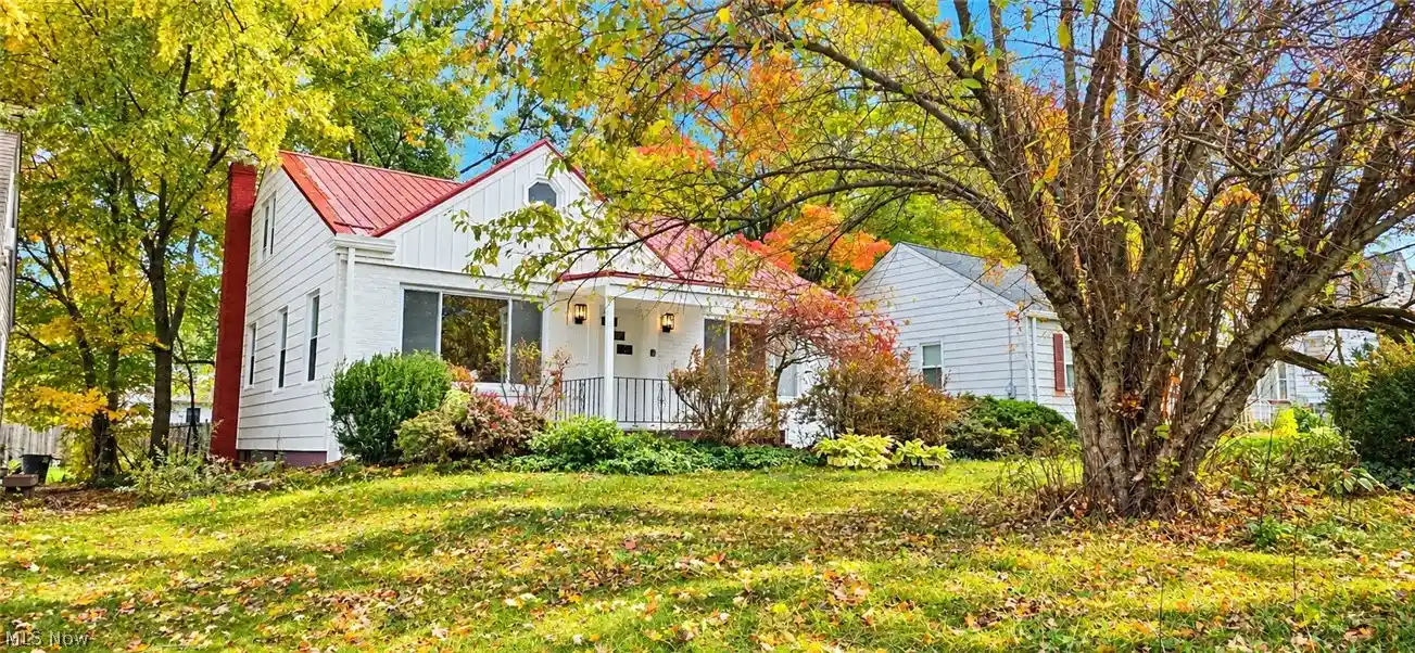 Photo 1 of Single family home for sale at 208 Afton Ave, Youngstown, OH 44512 | MLS# 5254136 | Listing updated on 2026-10-19