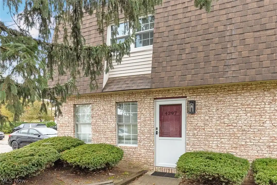 Listing Photo 1 - Condo for sale in 4297 Bennington Blvd located at 4297 Bennington Blvd, Brunswick, OH 44212 - Unit #2A