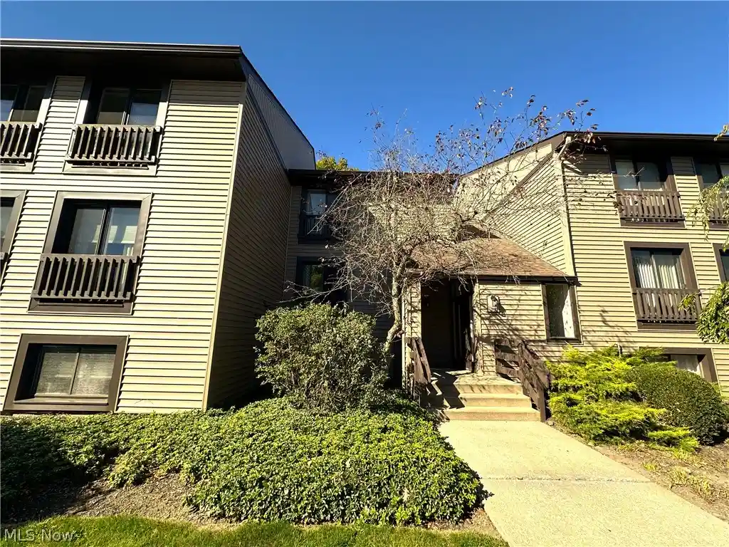 Condo for sale at 1105 Cyn View Rd, Northfield, OH 44067 | MLS# 5253370