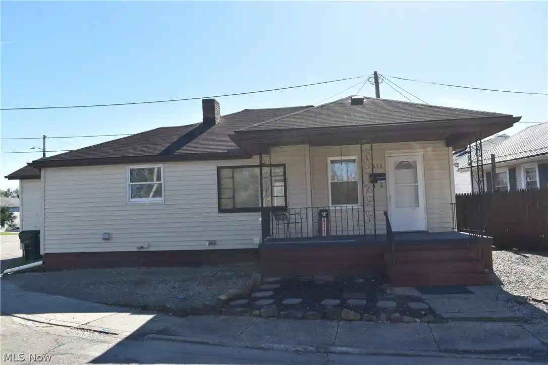 Single family home for sale at 811 Grandview Ave, Coshocton, OH 43812 | MLS# 5254157