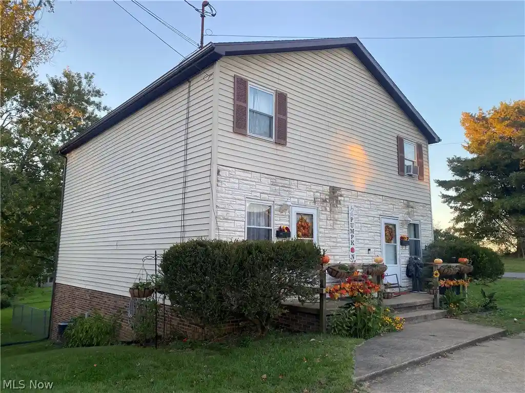 Photo 1 of Multi family home for sale at 2619 Broad St, Parkersburg, WV 26101 | MLS# 5254173 | Listing updated on 2026-10-24